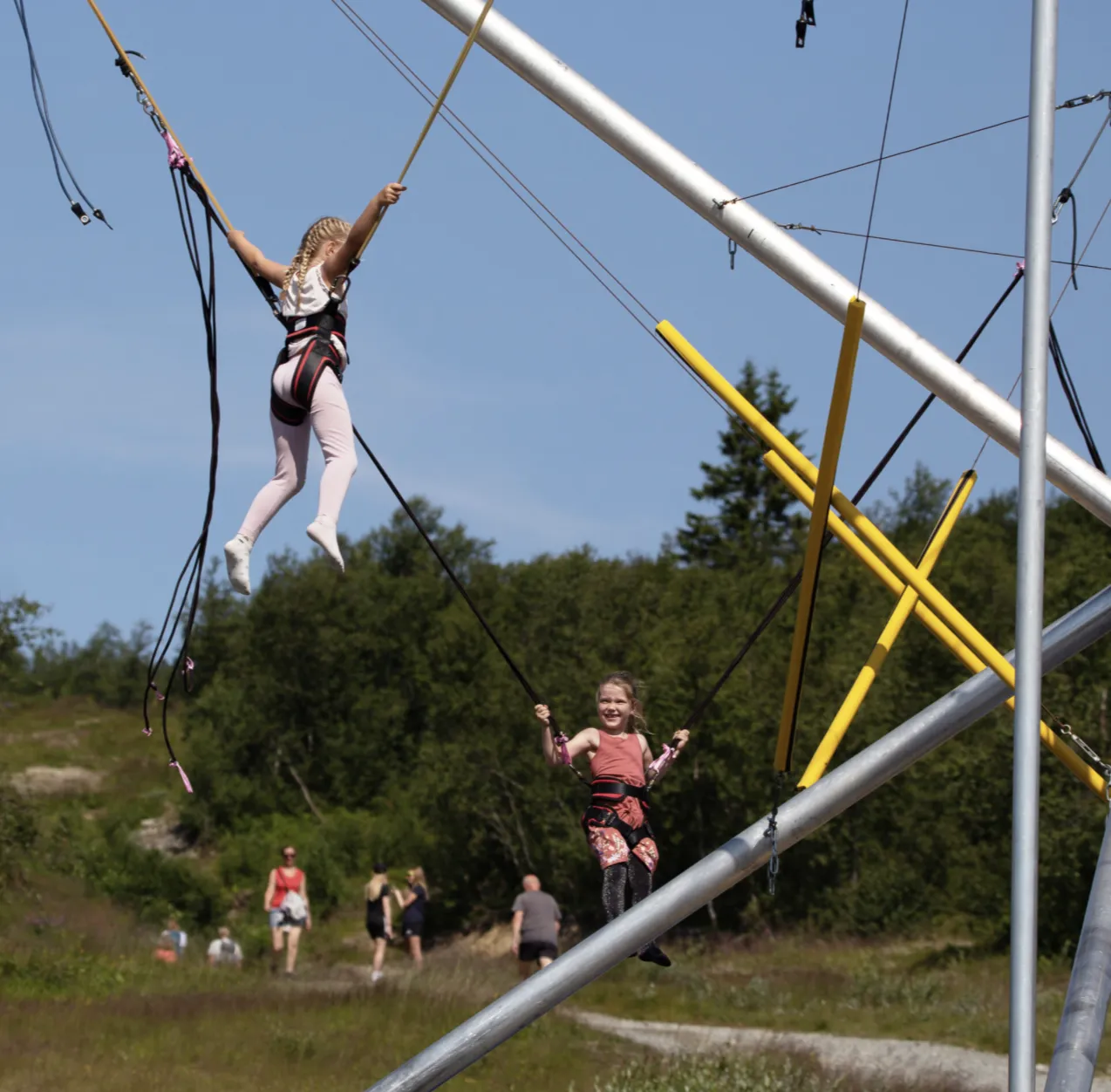 Gyro trampoline